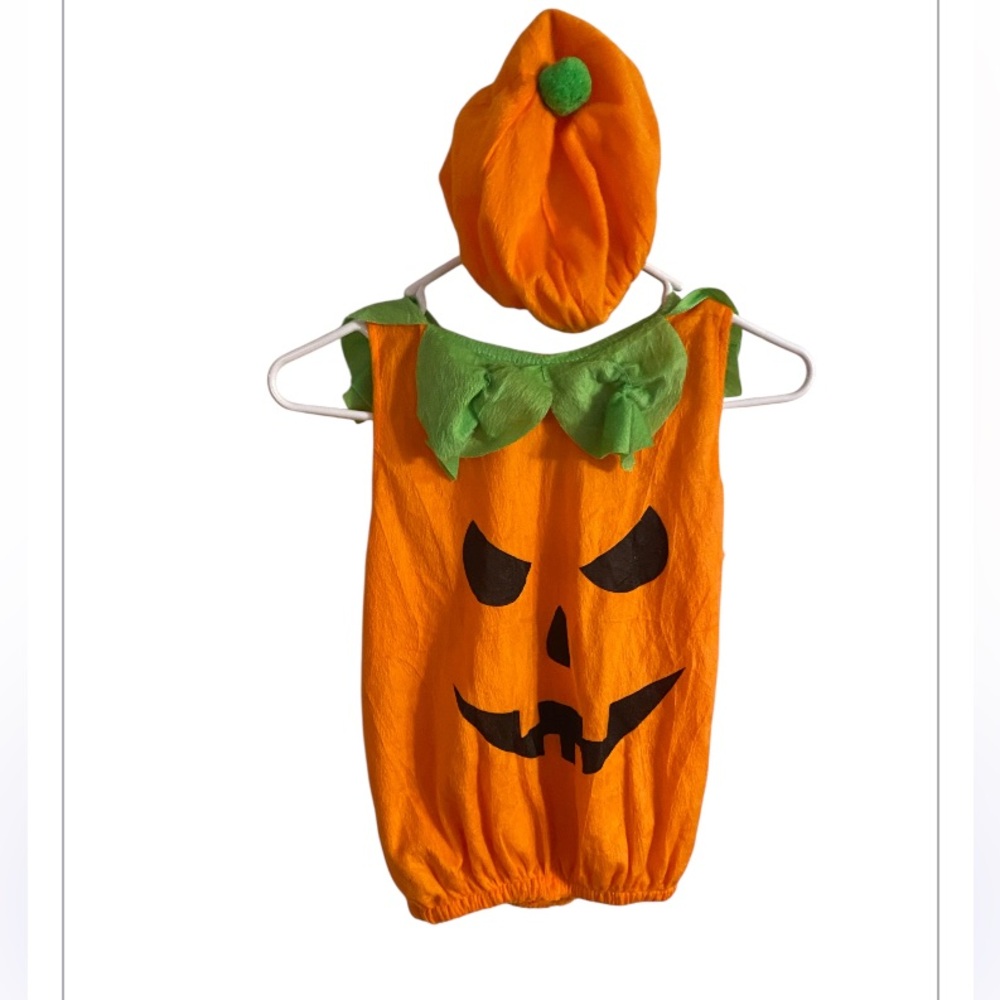 Pumpkin Costume - Orange and Green. One size  kids   Soft & comfy